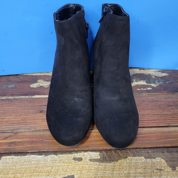 Bar lll Womens Ginaa Black Faux Suede Booties Shoes Size 6.5 - Picture 3 of 16